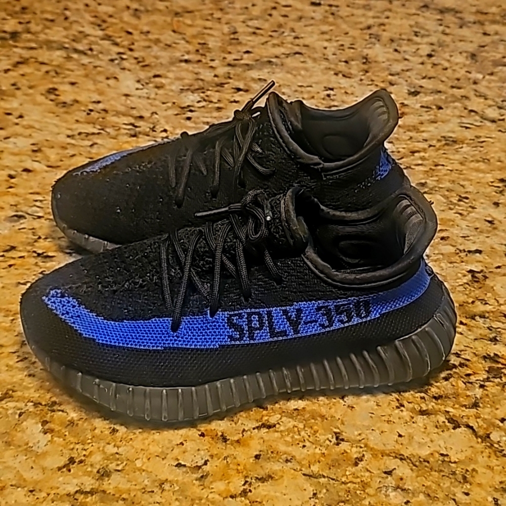 Kids 4Y Adidas Yeezy 350